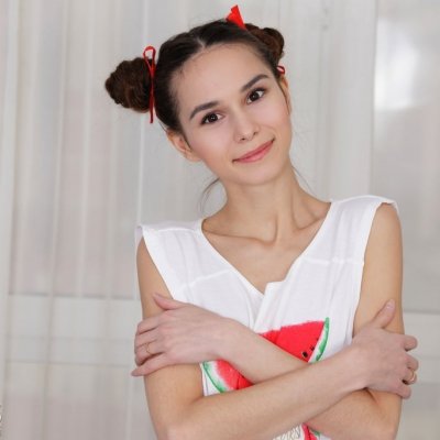 Cute and young sparkling girl nude