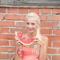 Young sweet nude girl outdoors